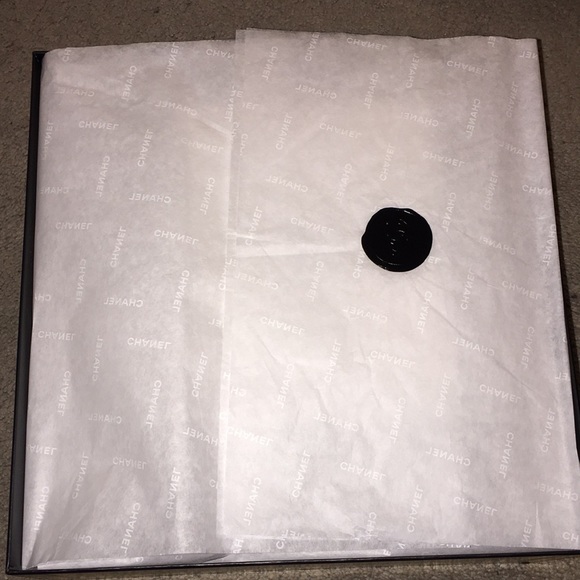 Authentic Chanel box - Picture 3 of 9